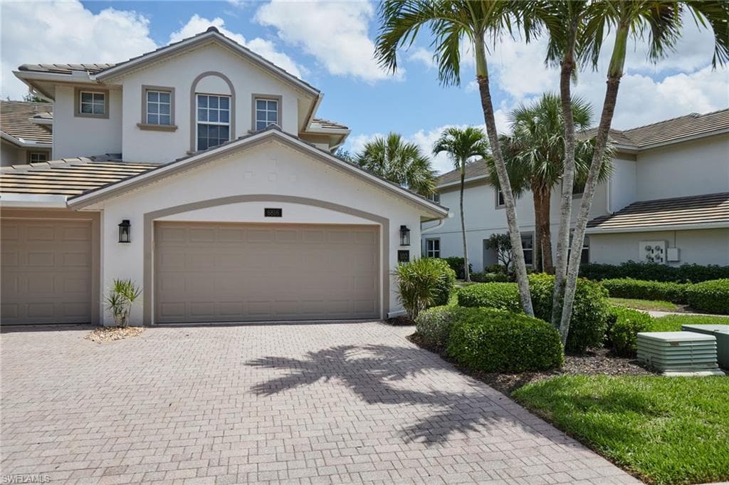 6816 Ascot DR 102 NAPLES, FL 34113