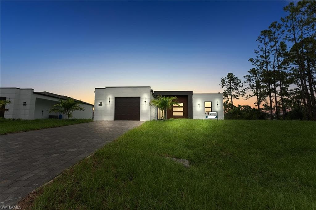 727 Colyer ST E LEHIGH ACRES, FL 33974