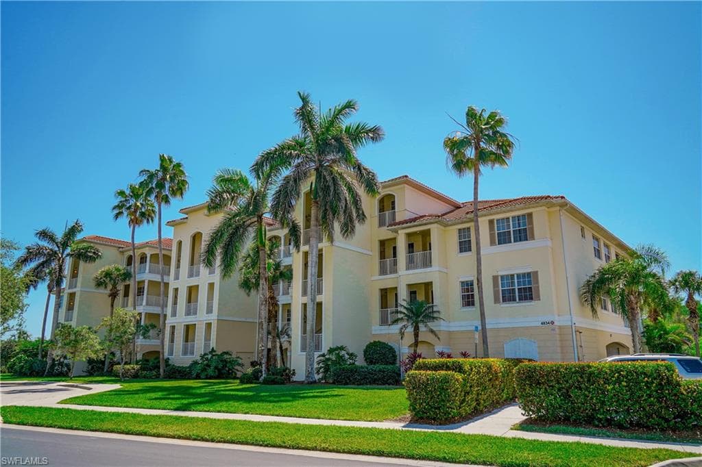 4834 Hampshire CT 207 NAPLES, FL 34112