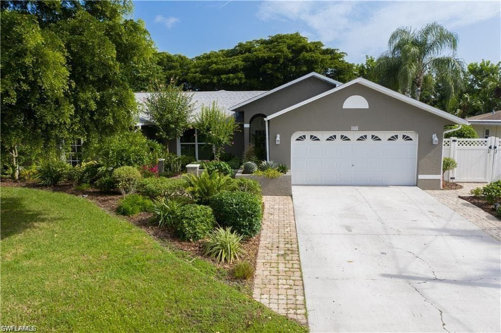 1441 19th TER CAPE CORAL, FL 33990