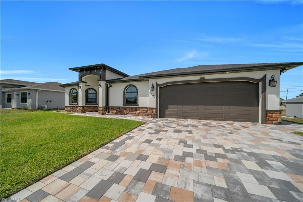 4602 5th ST W LEHIGH ACRES, FL 33971