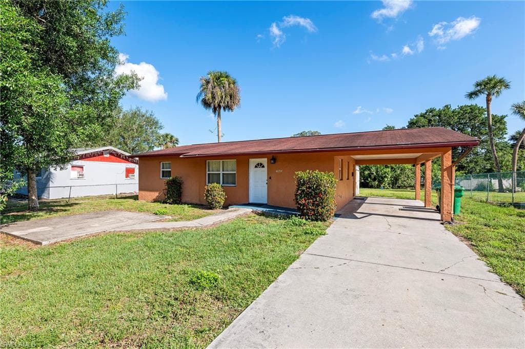 702 Breezewood DR IMMOKALEE, FL 34142
