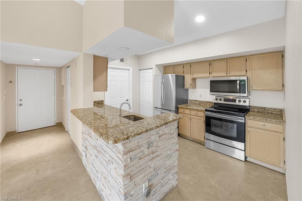 4680 Saint Croix LN 532 NAPLES, FL 34109