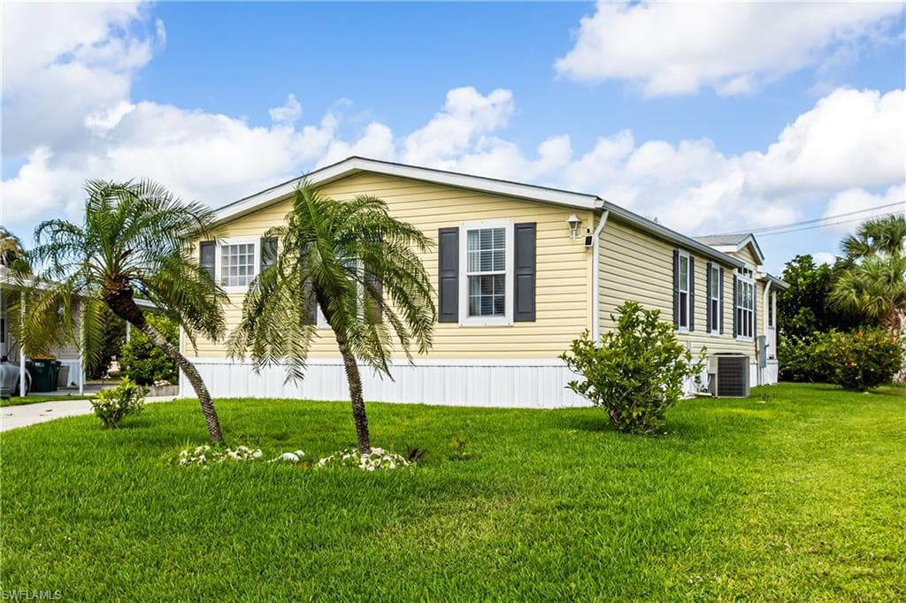 46 San Remo CIR NAPLES, FL 34112