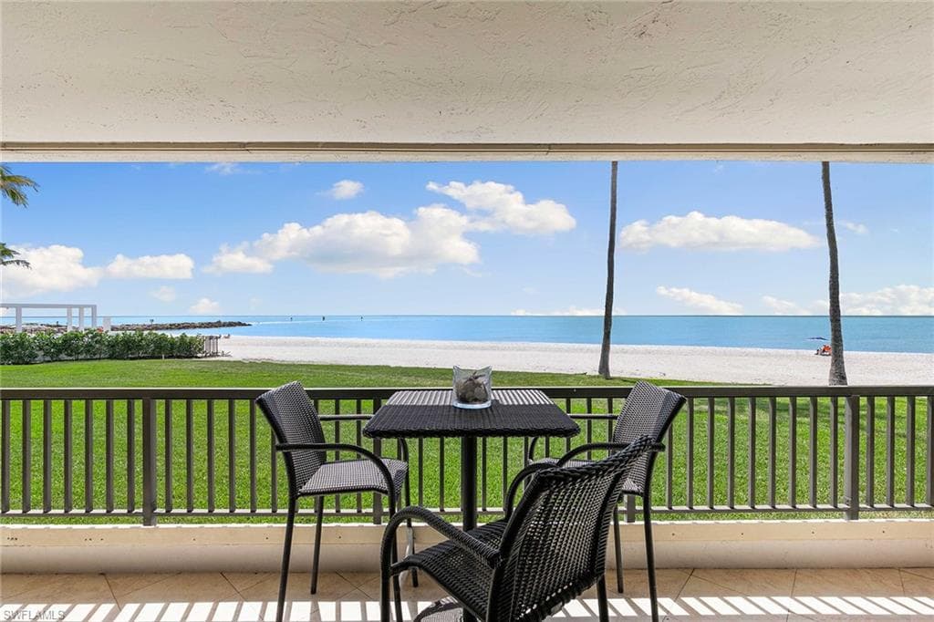 2398 Gulf Shore BLVD N 101 NAPLES, FL 34103