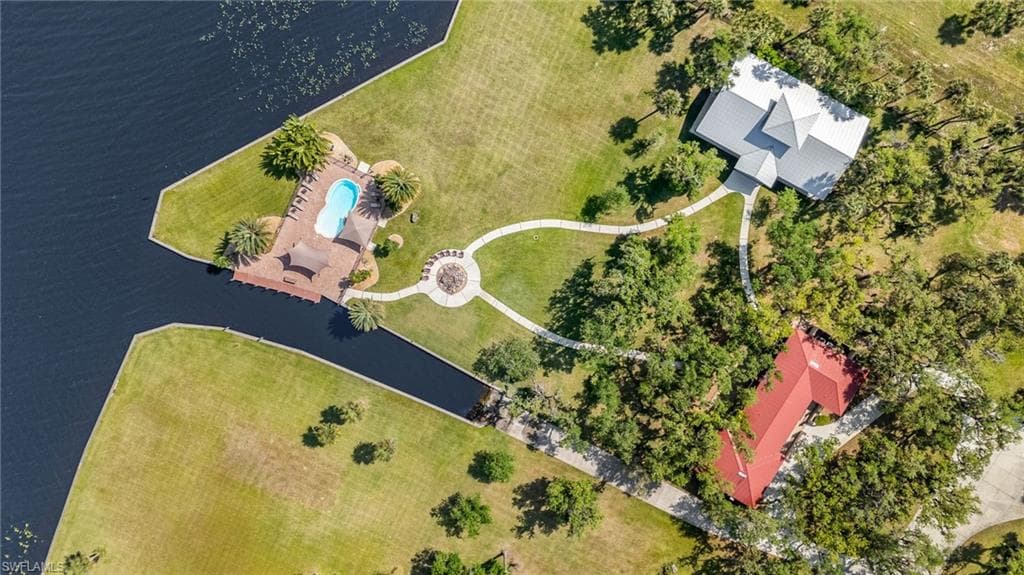 18925 S River RD ALVA, FL 33920