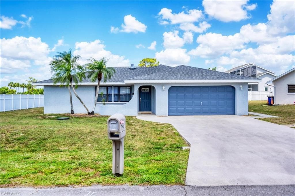7667 LAUREL VALLEY RD FORT MYERS, FL 33967