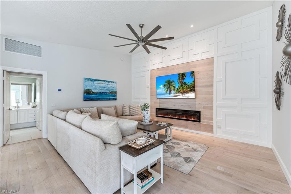 3054 Futuna LN NAPLES, FL 34119
