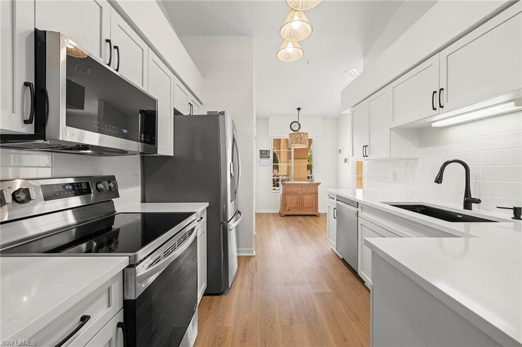 9600 Rosewood Pointe TER 203 BONITA SPRINGS, FL 34135