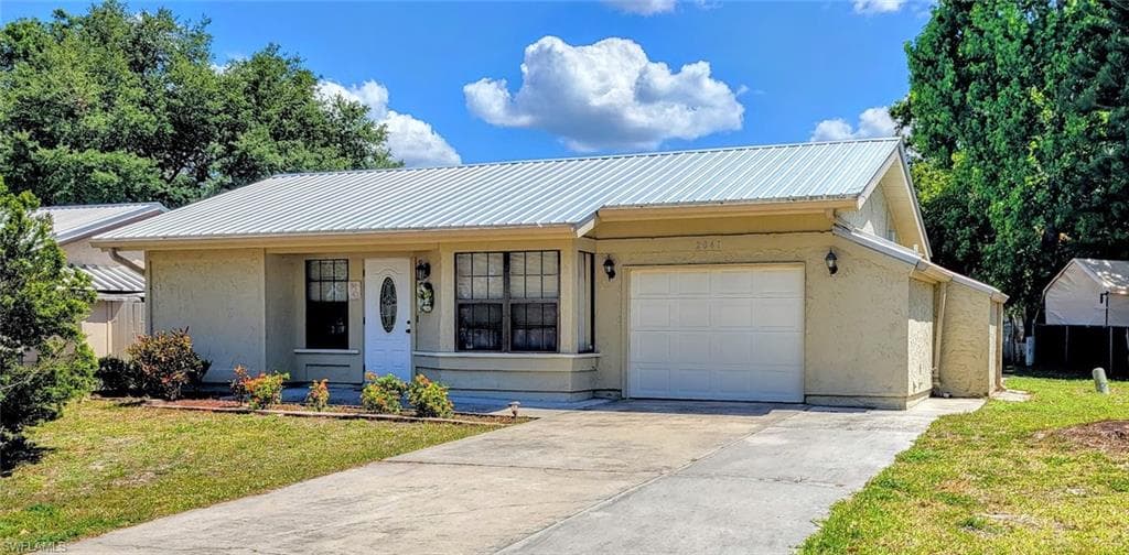 2041 Schooner DR LABELLE, FL 33935