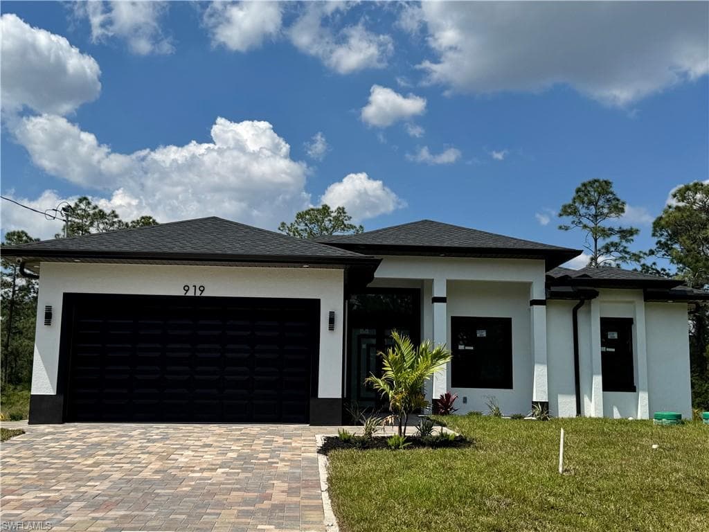 919 Louis AVE LEHIGH ACRES, FL 33972