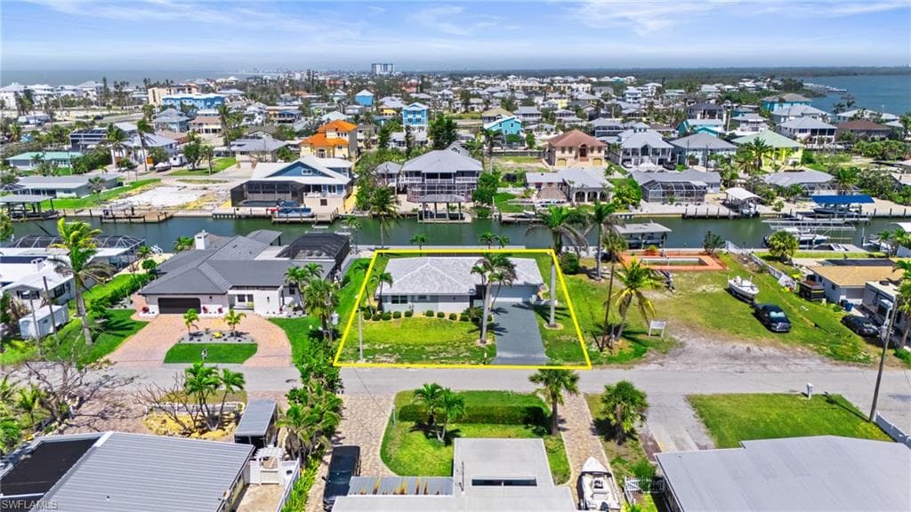 185 Ibis ST FORT MYERS BEACH, FL 33931
