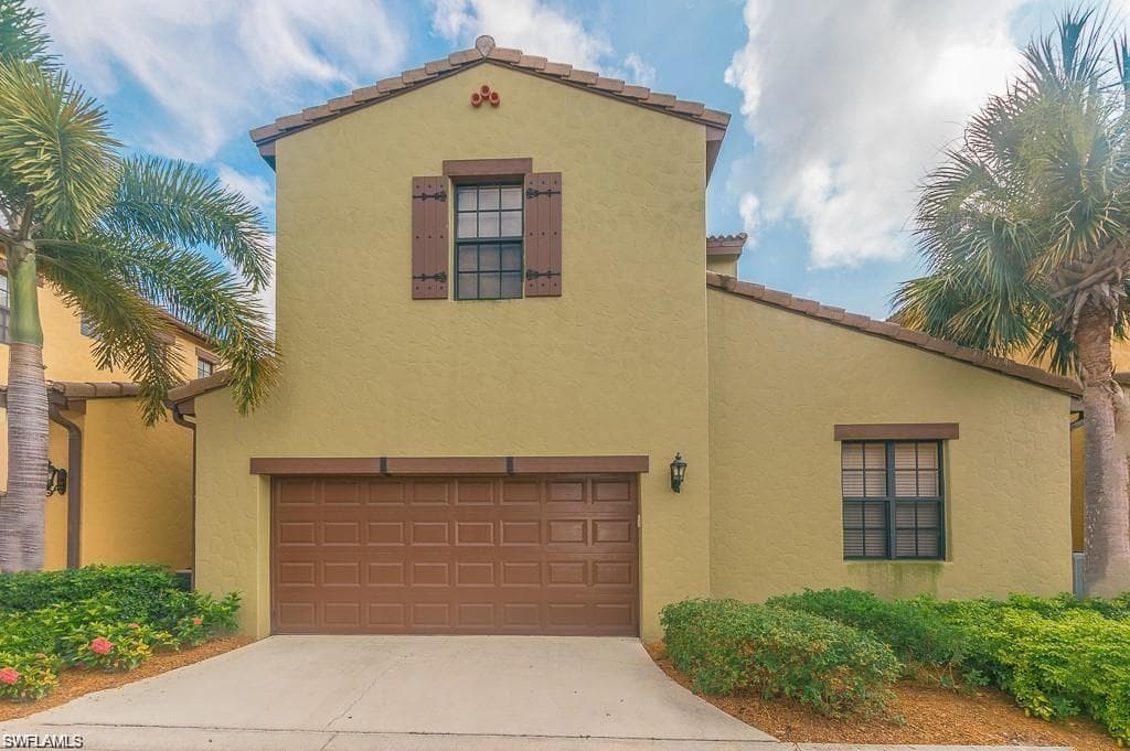 9102 Chula Vista ST 11302 NAPLES, FL 34113