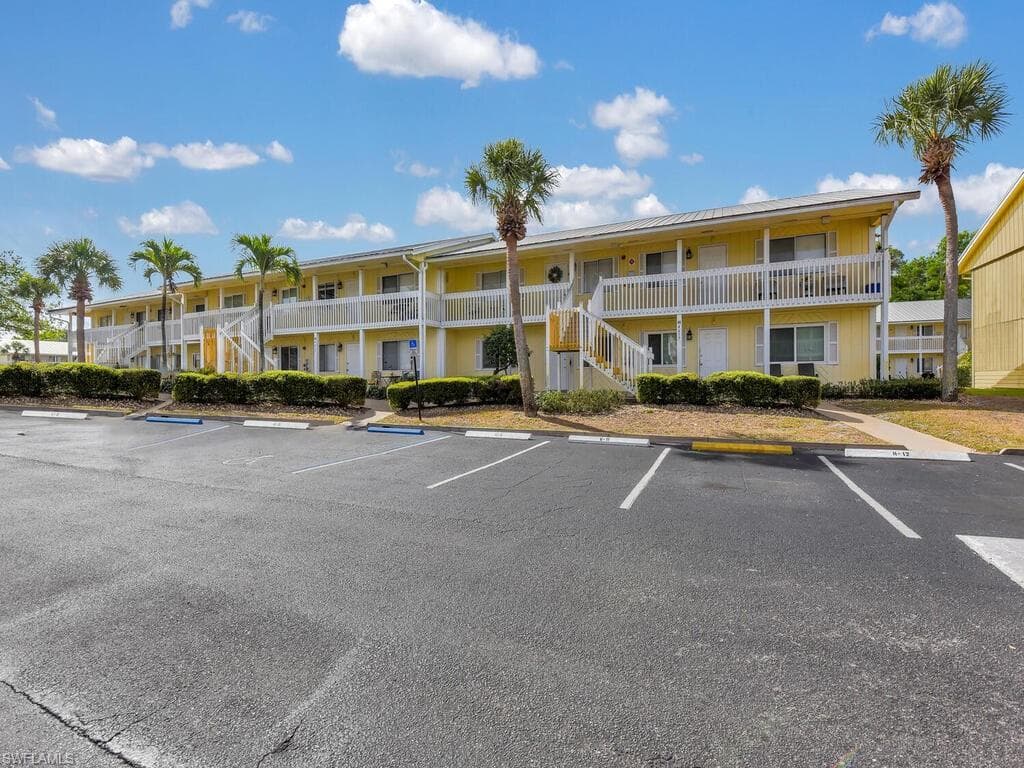 4617 Bayshore DR H5 NAPLES, FL 34112