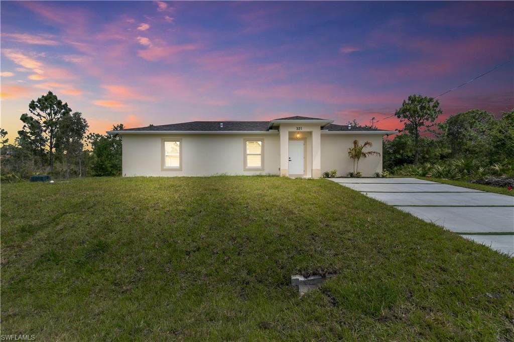 3212 41st ST W LEHIGH ACRES, FL 33971