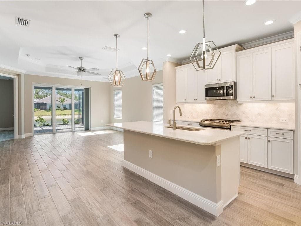 2306 Marquesa CIR NAPLES, FL 34112