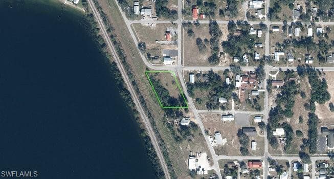824 S Verona AVE AVON PARK, FL 33825