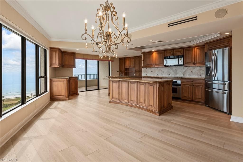 4451 Gulf Shore BLVD N 1502 NAPLES, FL 34103