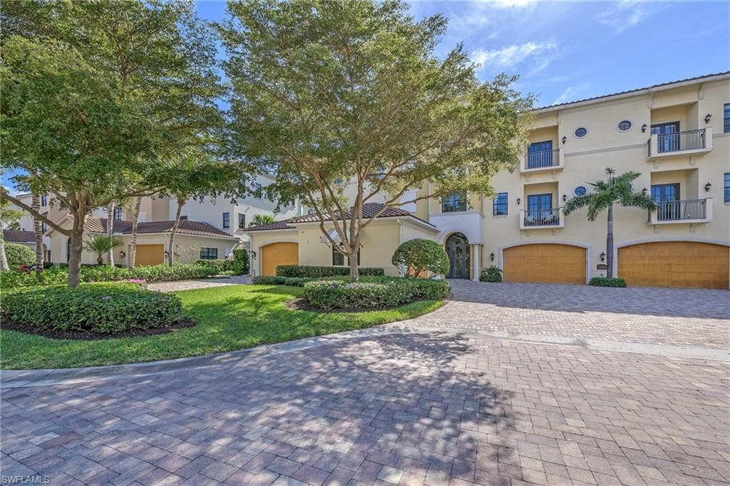 11001 Via Tuscany LN 202 MIROMAR LAKES, FL 33913
