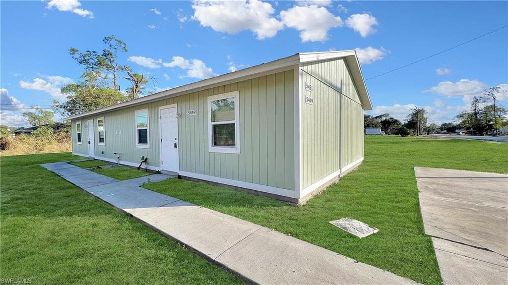 5451 8th AVE FORT MYERS, FL 33907