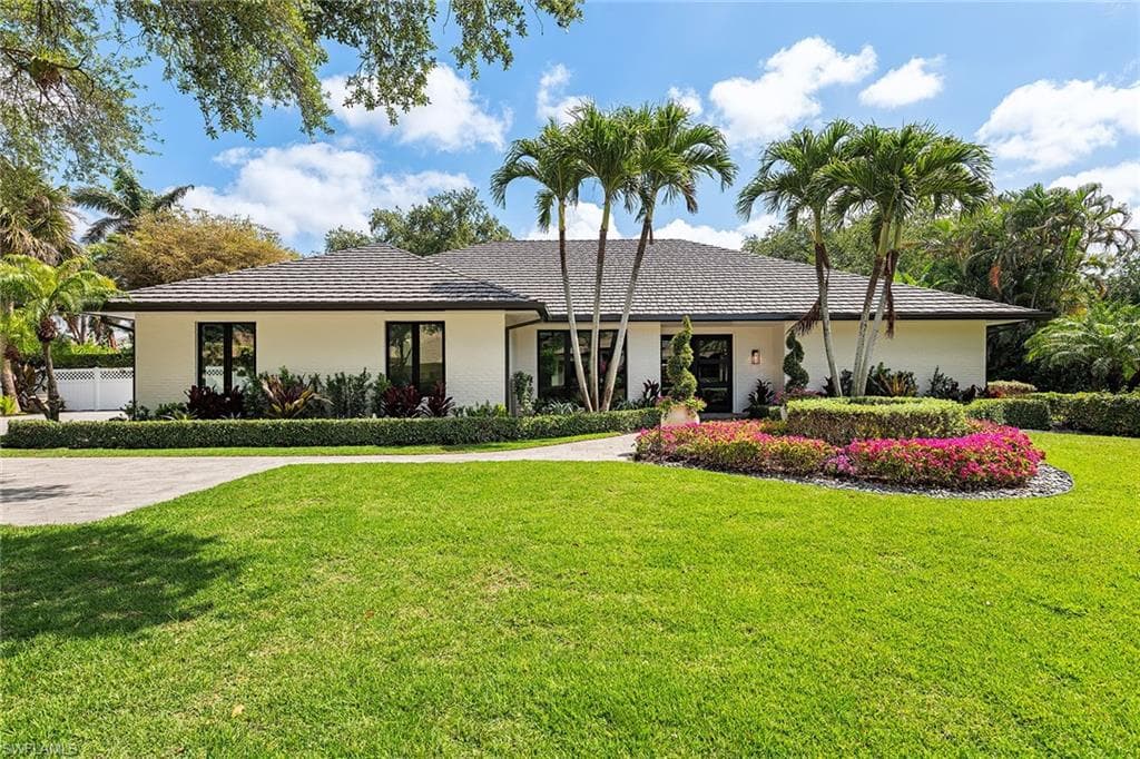 6608 Ridgewood DR NAPLES, FL 34108