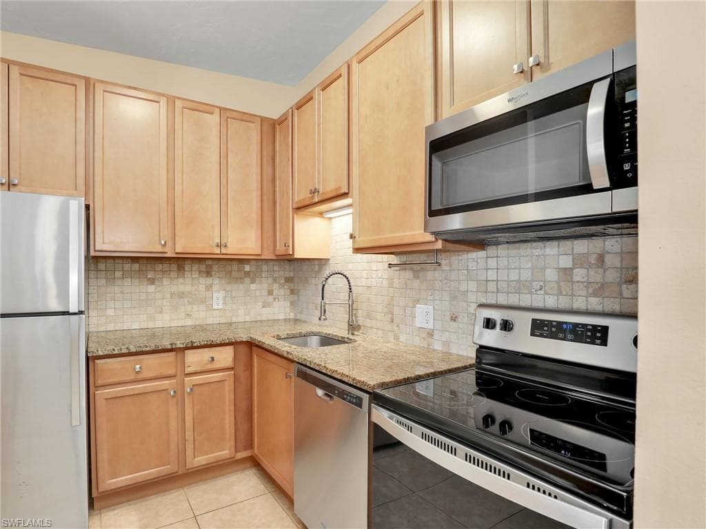 17426 Birchwood LN 16 FORT MYERS, FL 33908