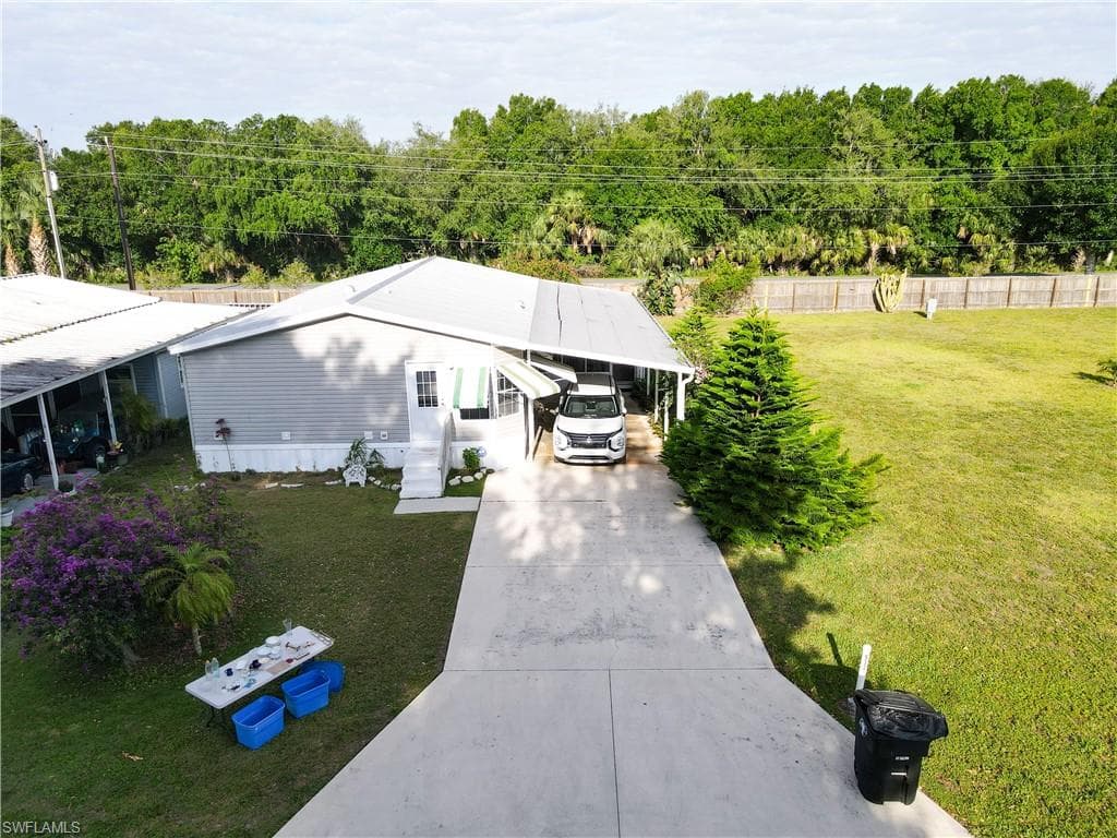 933 YACHT CLUB WAY MOORE HAVEN, FL 33471