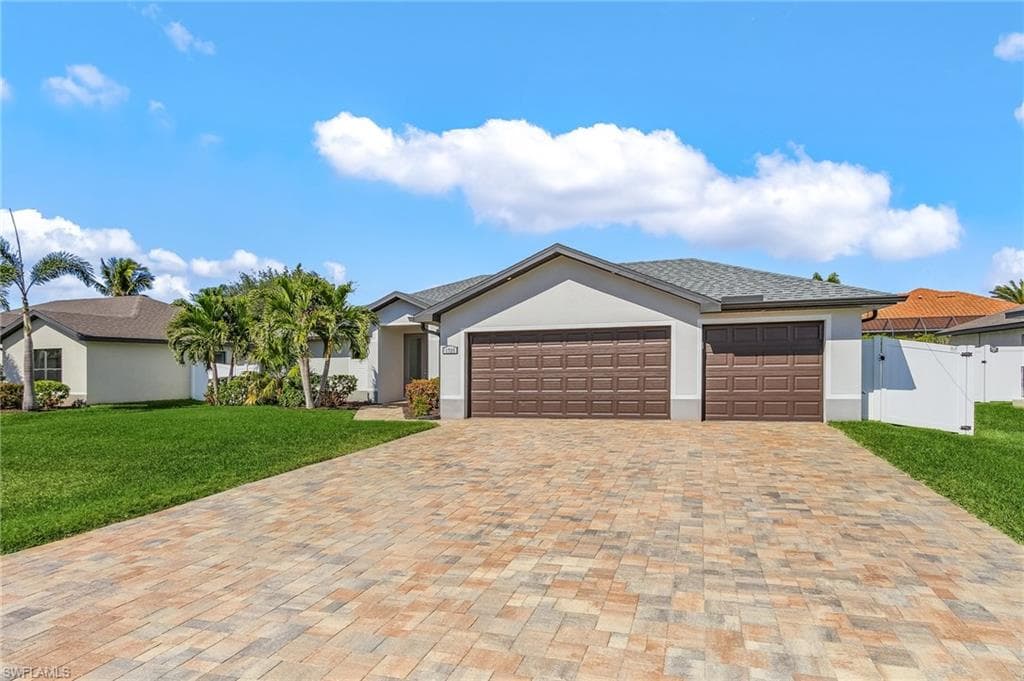1725 SW 22nd TER CAPE CORAL, FL 33991