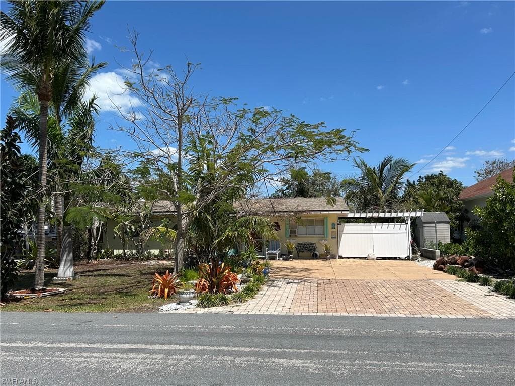 356 3rd AVE MARCO ISLAND, FL 34145
