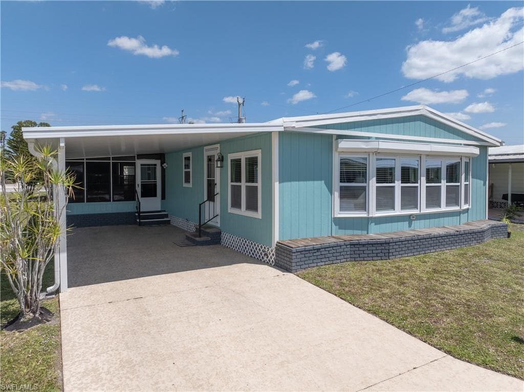 9030 Arbor DR NORTH FORT MYERS, FL 33903