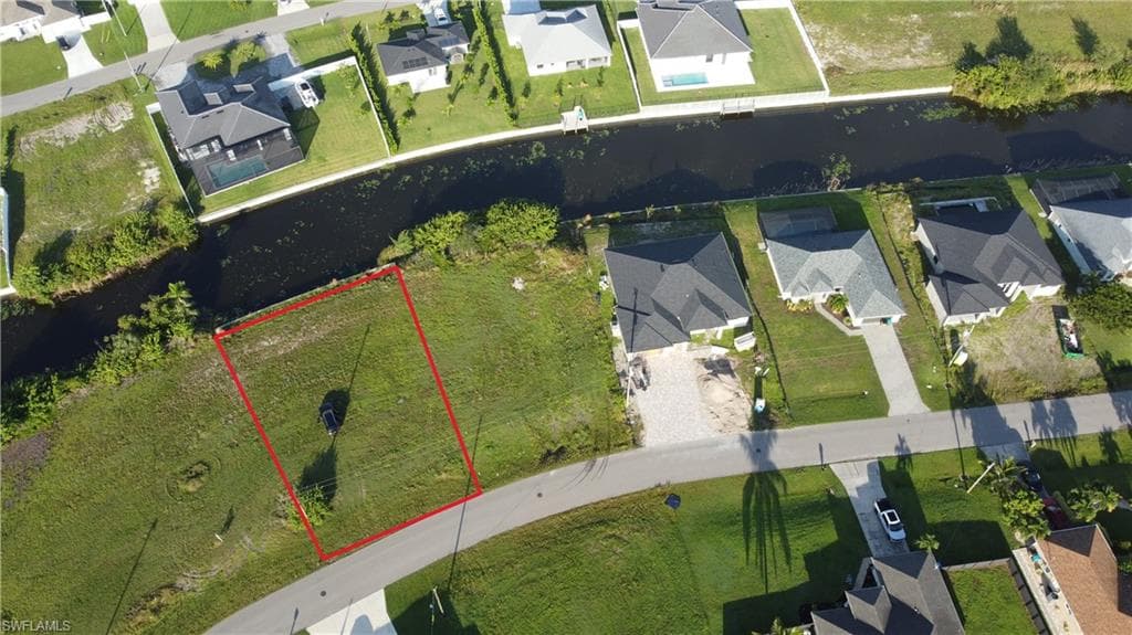 316 SW 13th CT CAPE CORAL, FL 33991