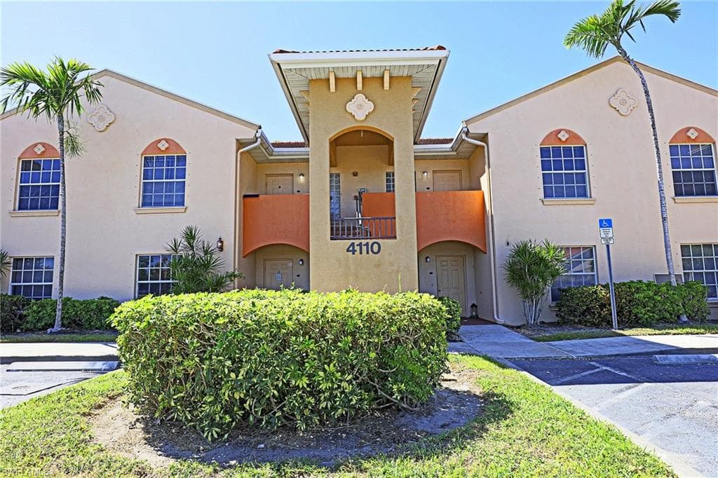 4110 Castilla CIR 105 FORT MYERS, FL 33916
