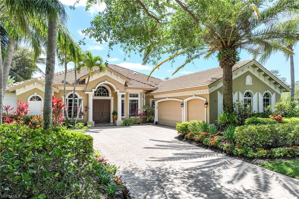 2952 Gardens BLVD NAPLES, FL 34105