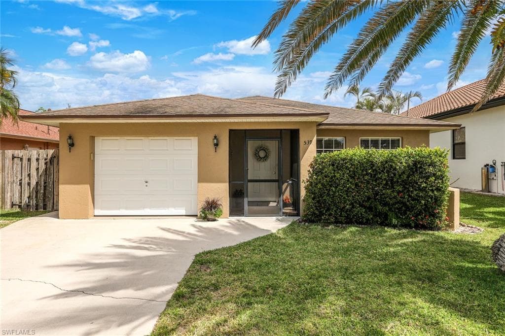 539 105th AVE N NAPLES, FL 34108