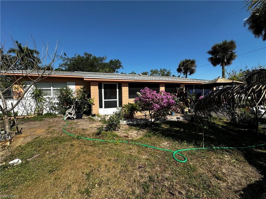 110 Clayton AVE LEHIGH ACRES, FL 33936