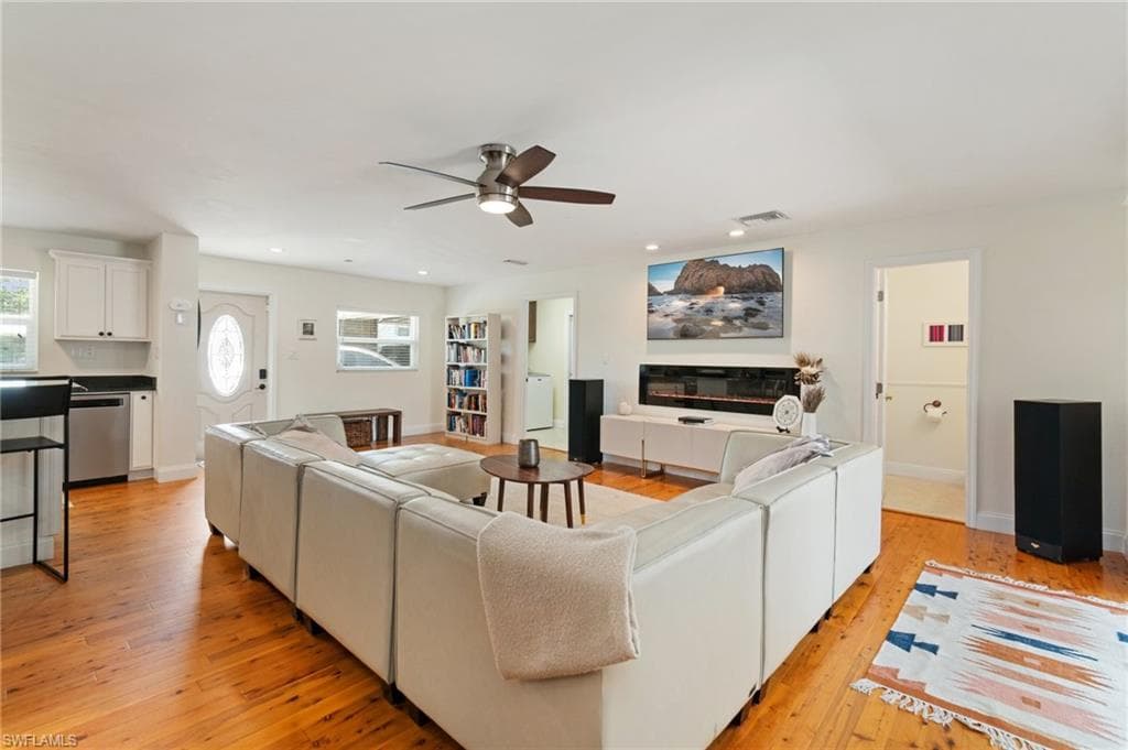 27404 Tennessee ST BONITA SPRINGS, FL 34135