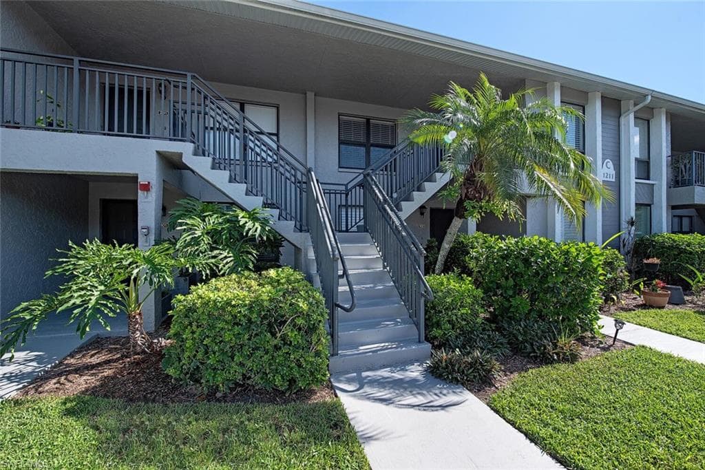 1211 Commonwealth CIR C202 NAPLES, FL 34116