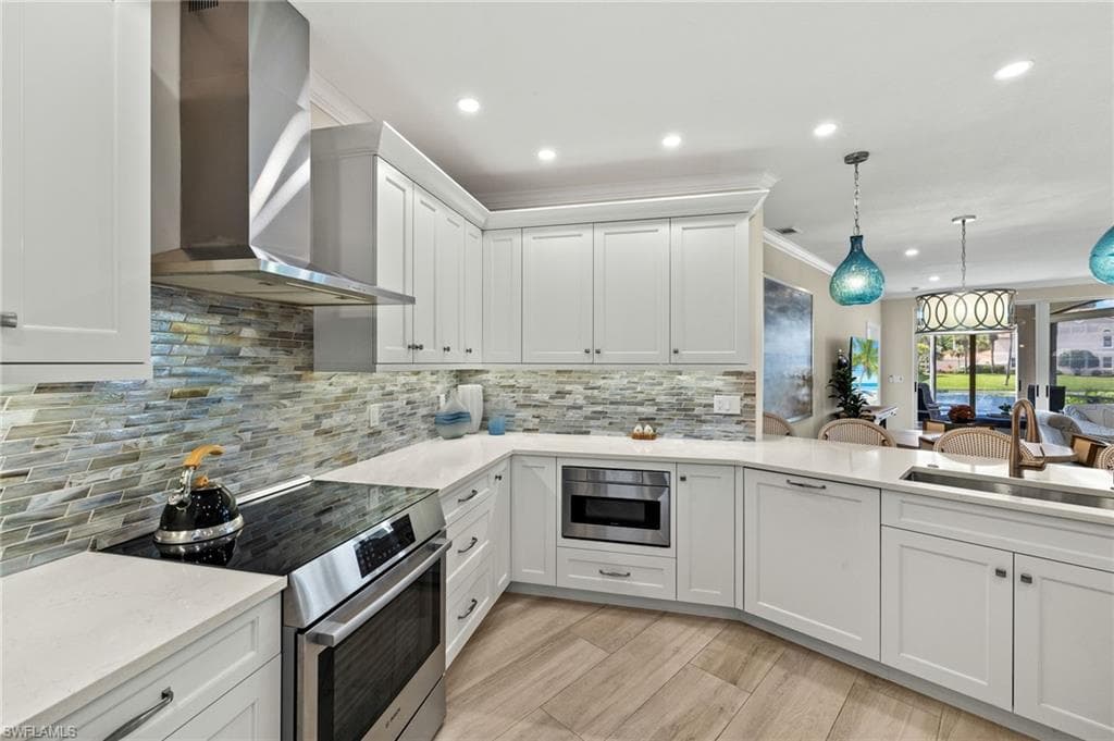 8335 Excalibur CIR N7 NAPLES, FL 34108
