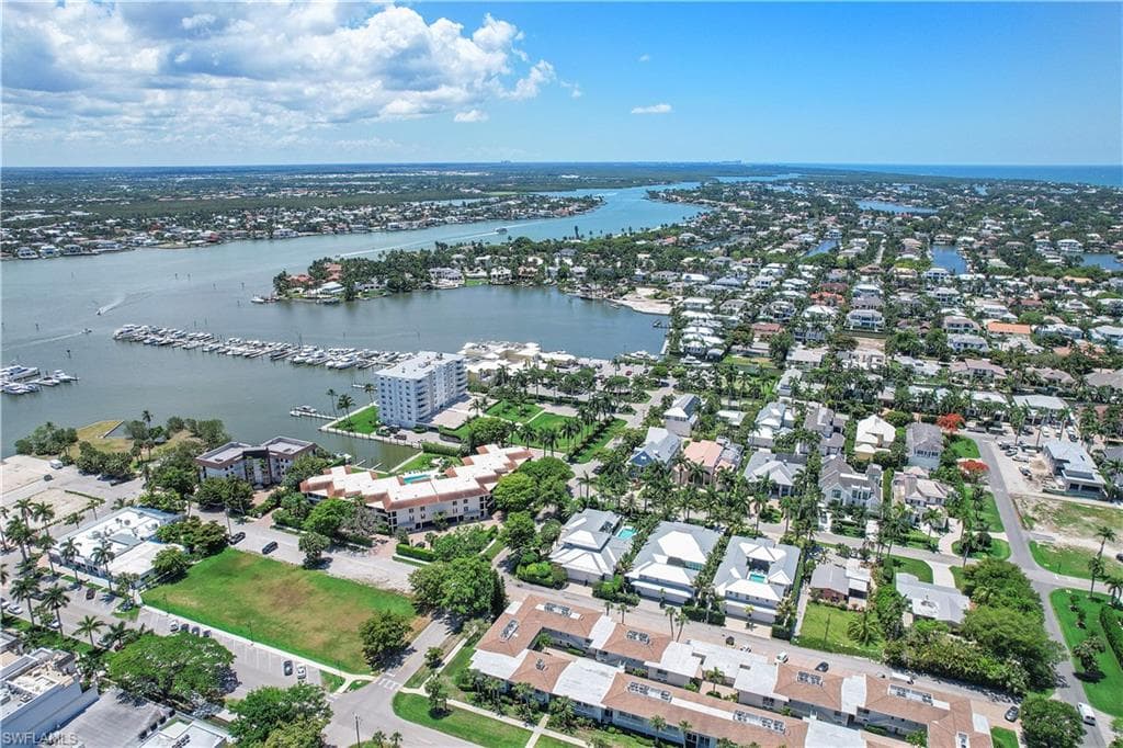 676 12th AVE S 676 NAPLES, FL 34102