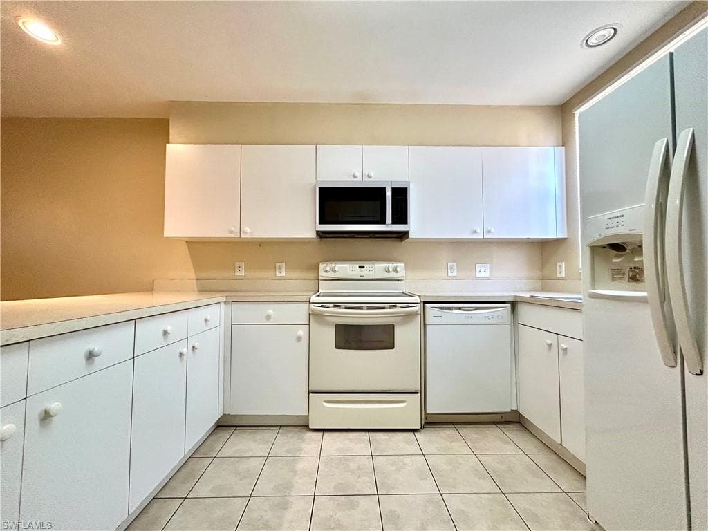 4903 York ST 104 CAPE CORAL, FL 33904