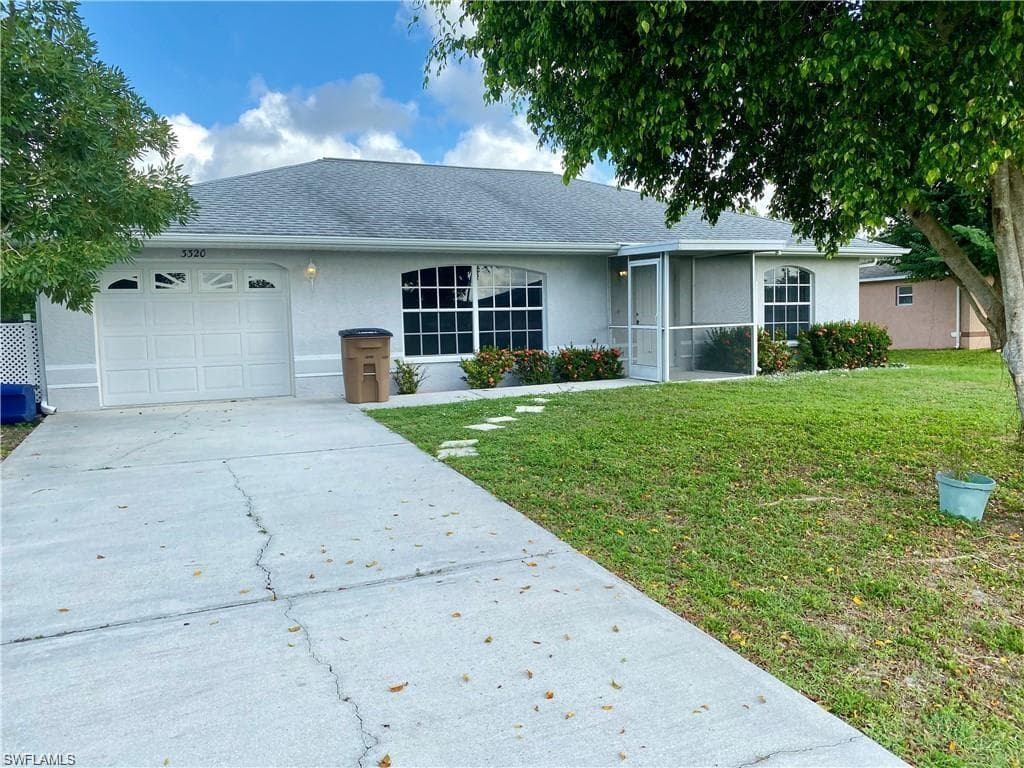 3320 8th ST W LEHIGH ACRES, FL 33971