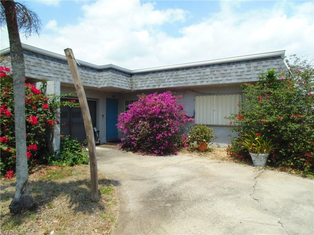 18215 Iris RD FORT MYERS, FL 33967