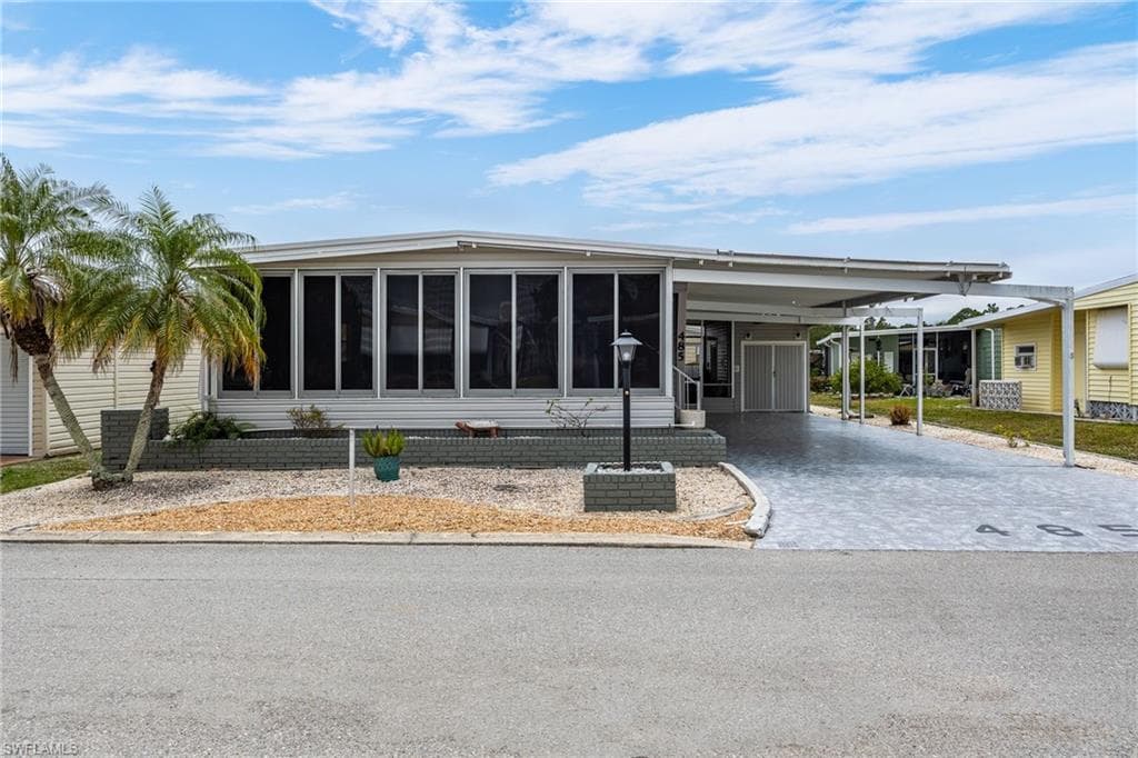 485 Jacklin LN NORTH FORT MYERS, FL 33903
