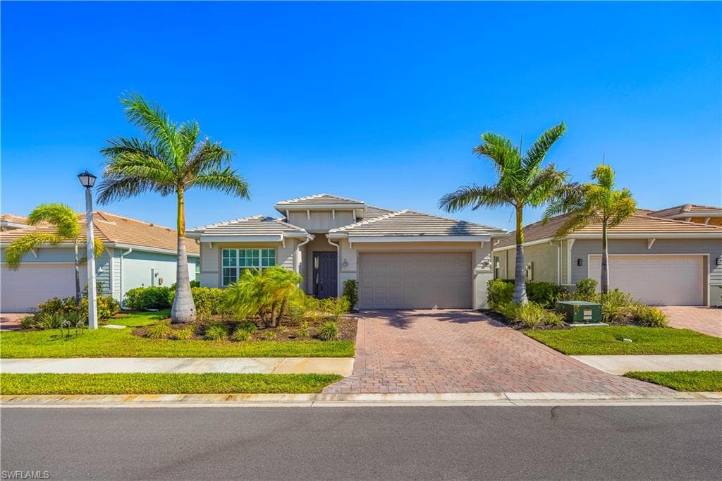 329 Deauville LOOP NAPLES, FL 34114