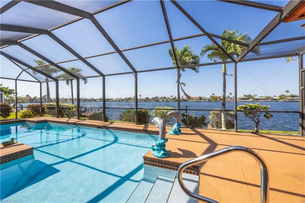 613 SW 49th LN CAPE CORAL, FL 33914