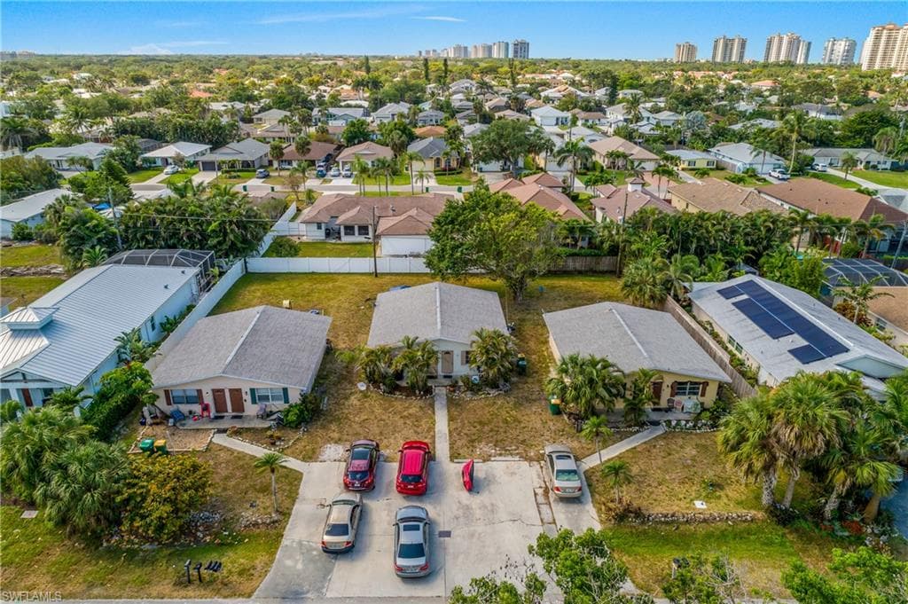 634 97th AVE N NAPLES, FL 34108