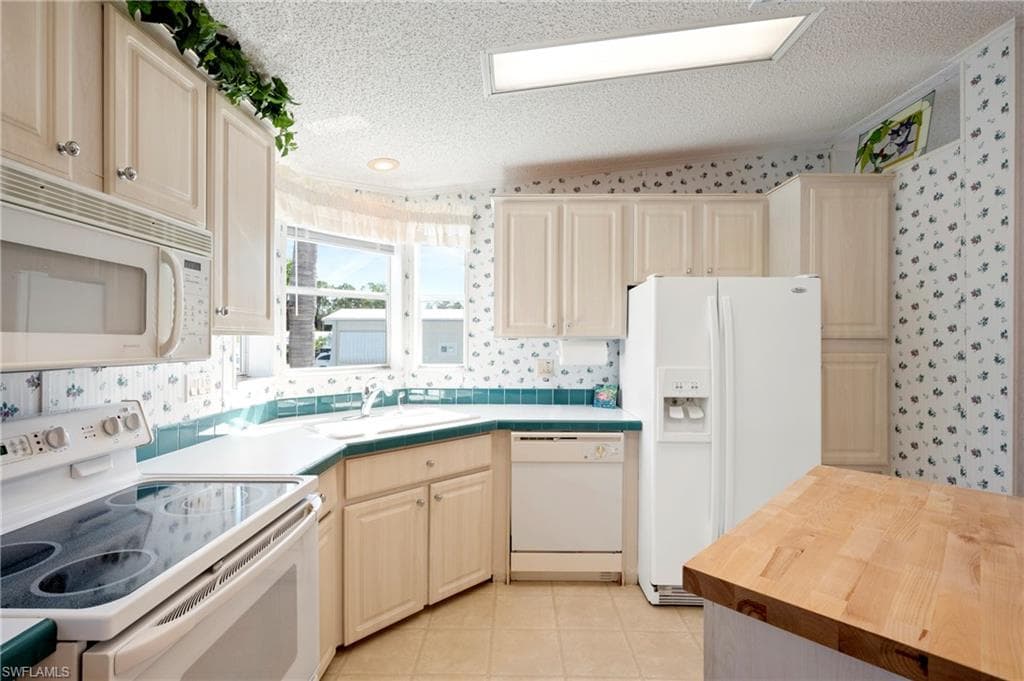 126 Wispy DR NORTH FORT MYERS, FL 33903