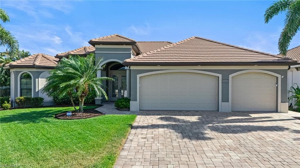 2542 SW 38th ST CAPE CORAL, FL 33914