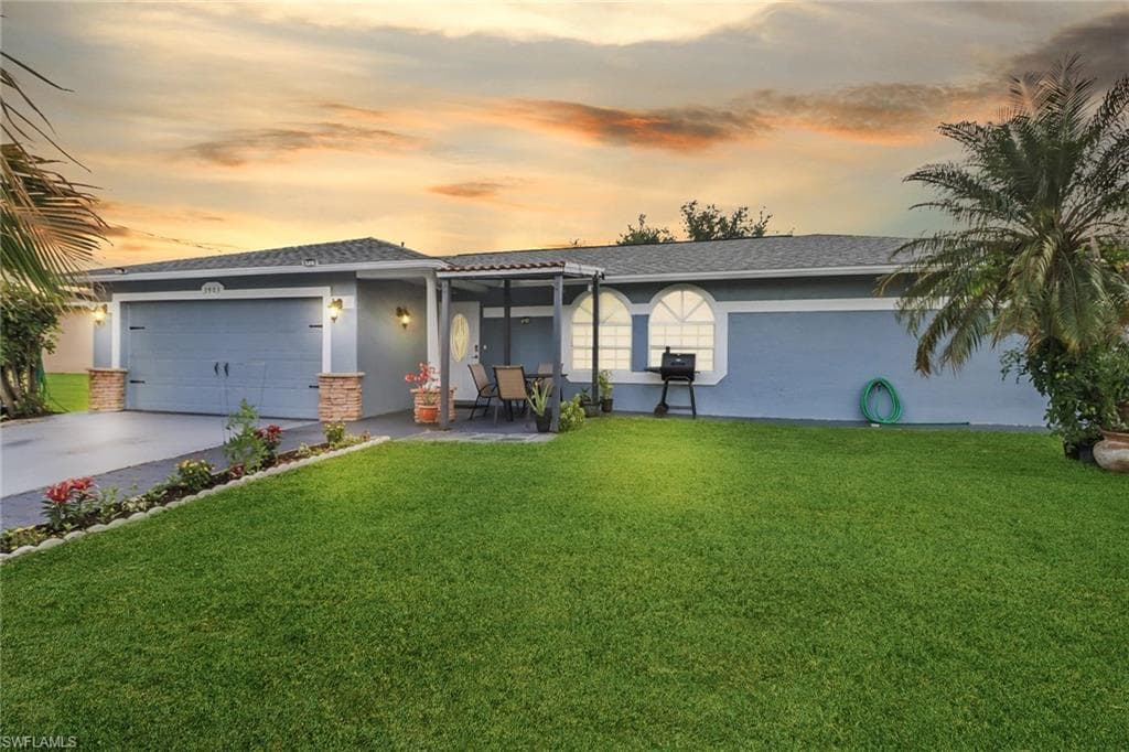 3903 9th ST SW LEHIGH ACRES, FL 33976