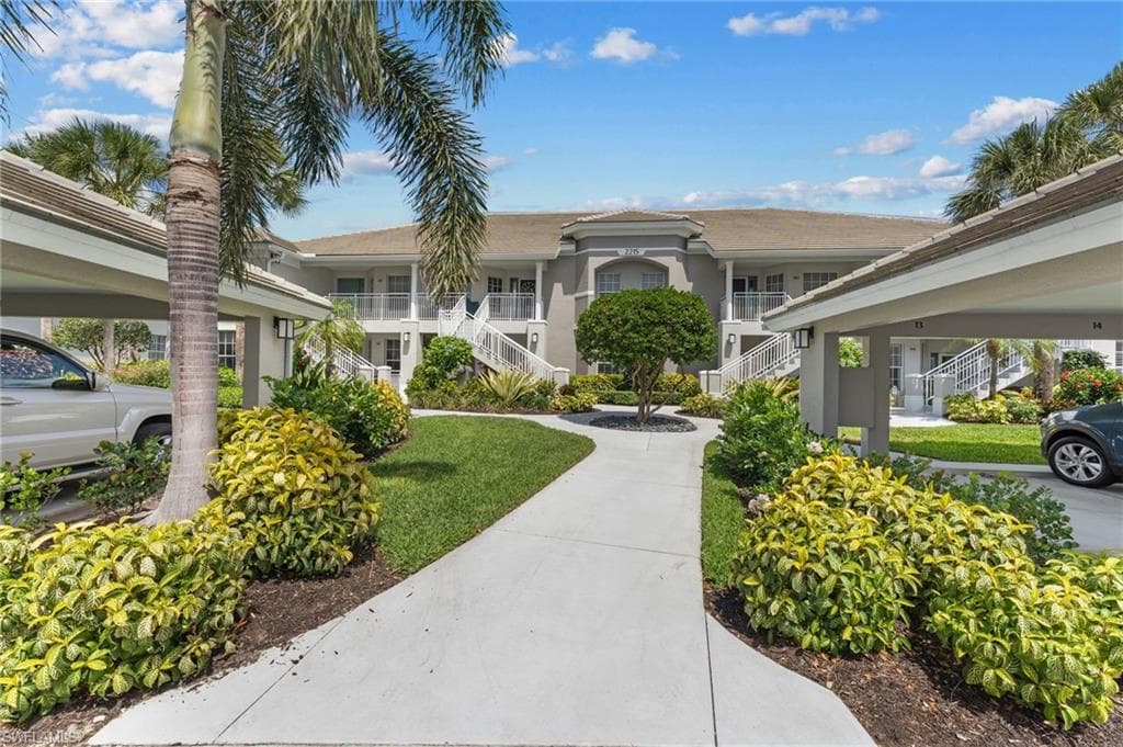 2215 Chesterbrook CT 101 NAPLES, FL 34109